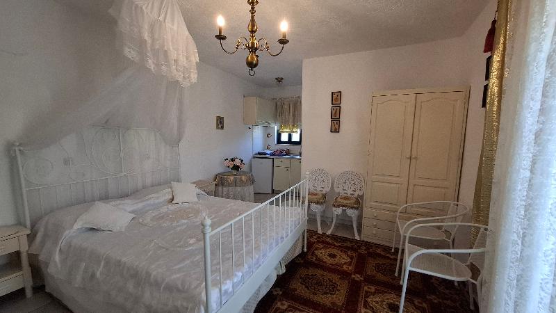Castellino Studios - Oda