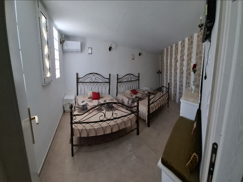 Castellino Studios - Oda