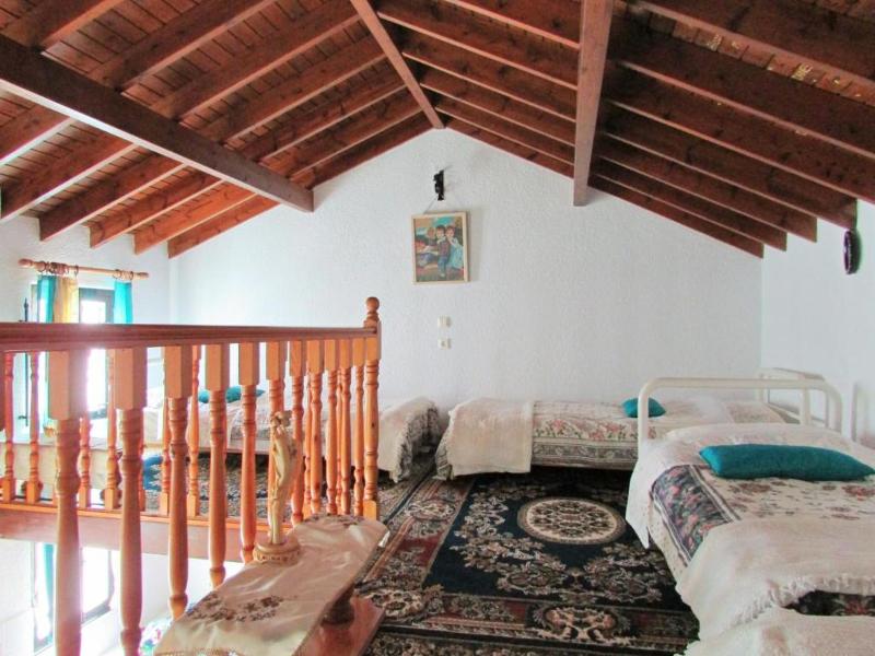 Castellino Studios - Oda