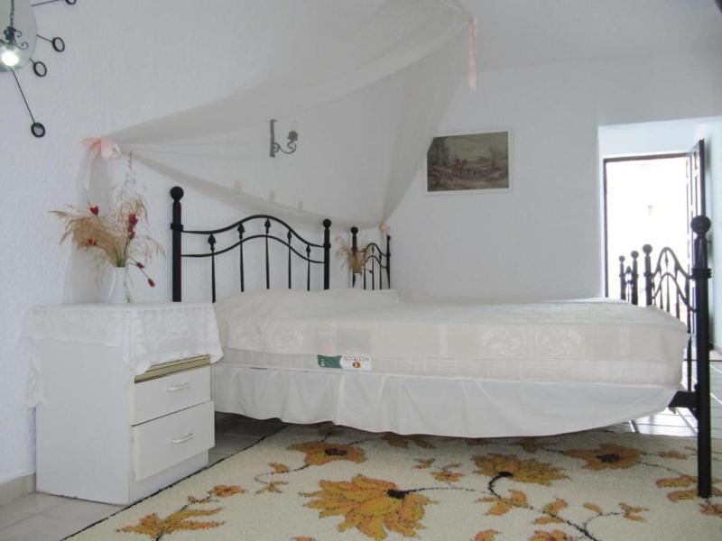 Castellino Studios - Oda
