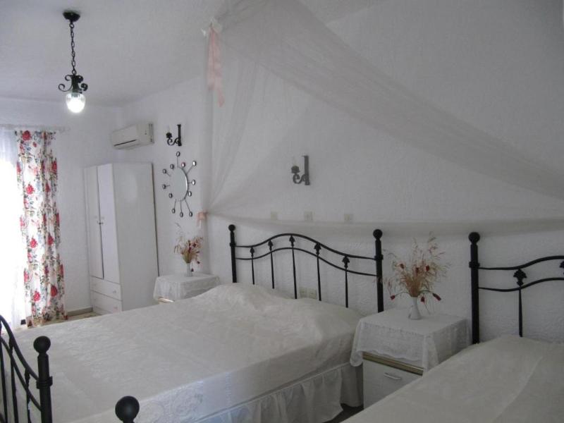 Castellino Studios - Oda