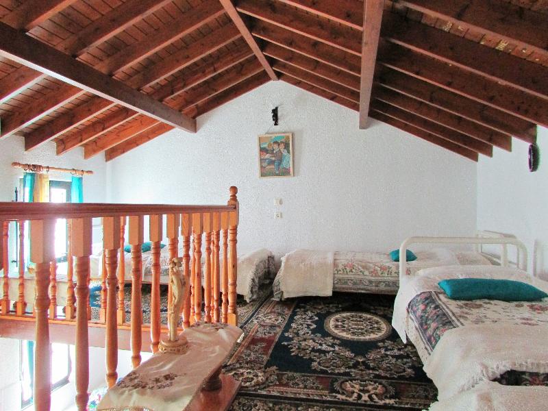 Castellino Studios - Oda