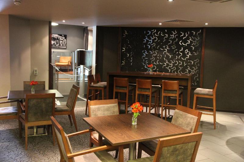 Doubletree by Hilton Bristol - Bar