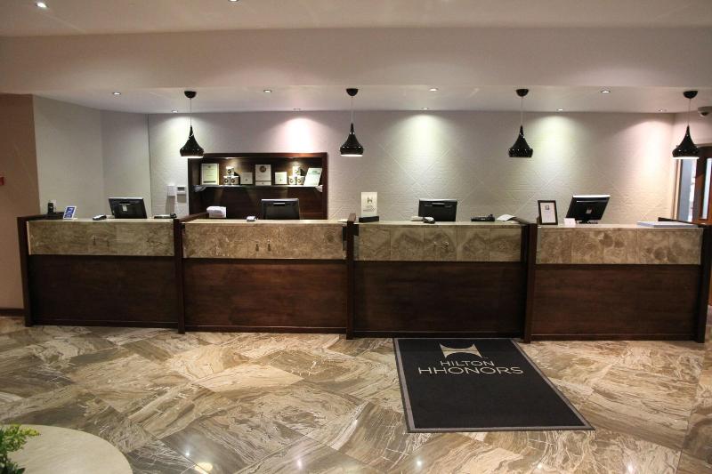 Doubletree by Hilton Bristol - Lobi