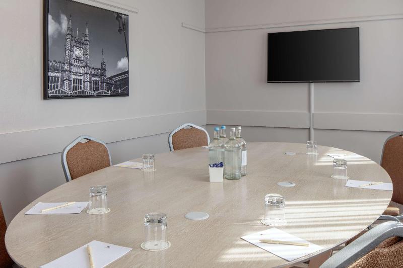 Doubletree by Hilton Bristol - Genel