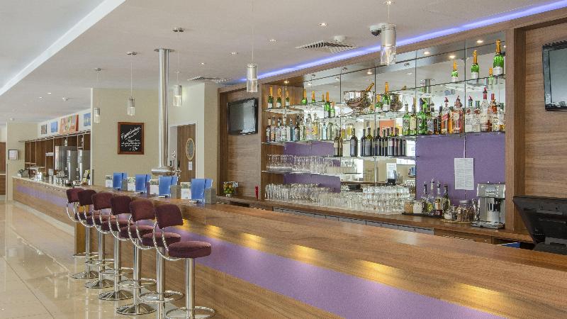 Premier Inn Hamburg City Alster - Bar