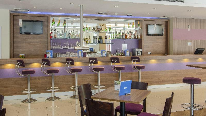 Premier Inn Hamburg City Alster - Bar