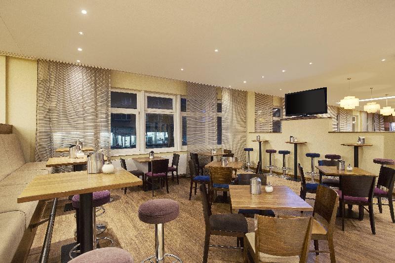 Premier Inn Hamburg City Alster - Bar