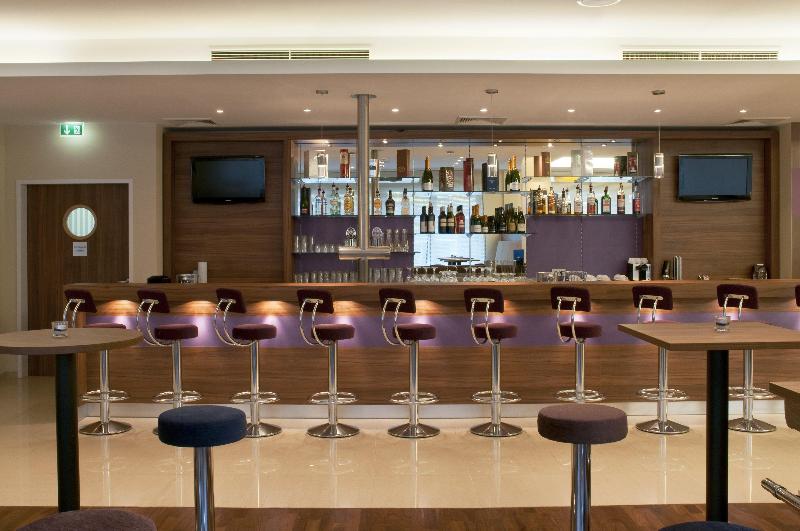 Premier Inn Hamburg City Alster - Bar