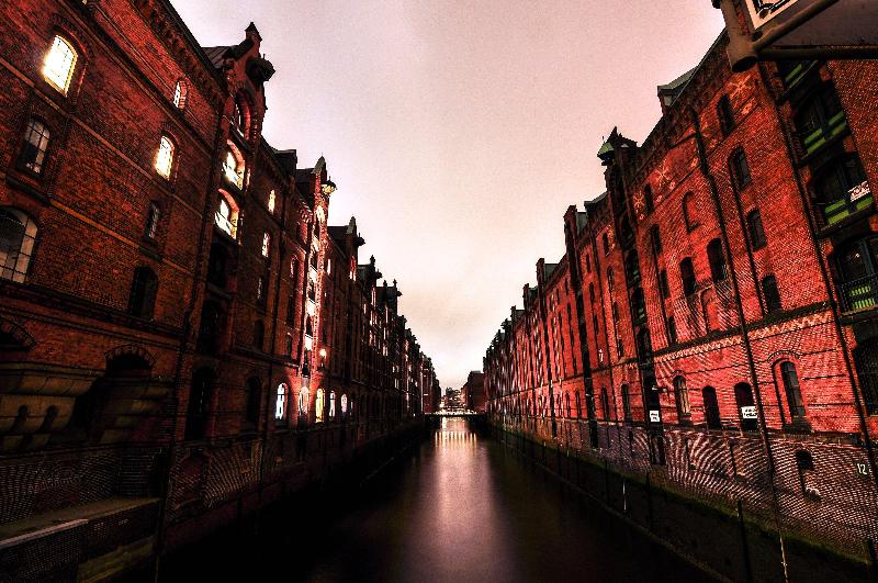 Premier Inn Hamburg City Alster - Genel