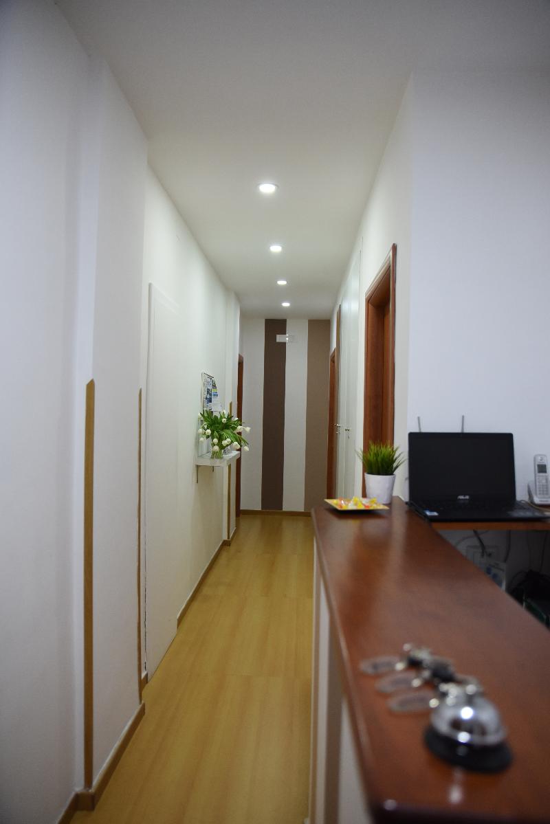 The Night Guest House Sorrento - Lobi