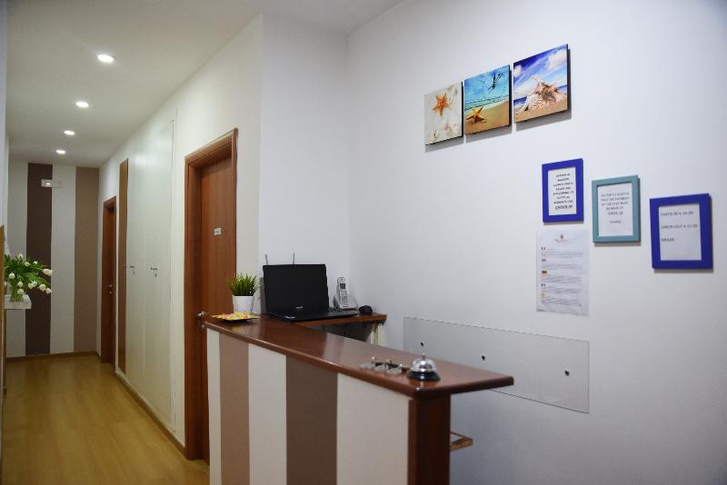 The Night Guest House Sorrento - Lobi