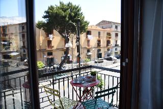 The Night Guest House Sorrento otel fotoğrafı