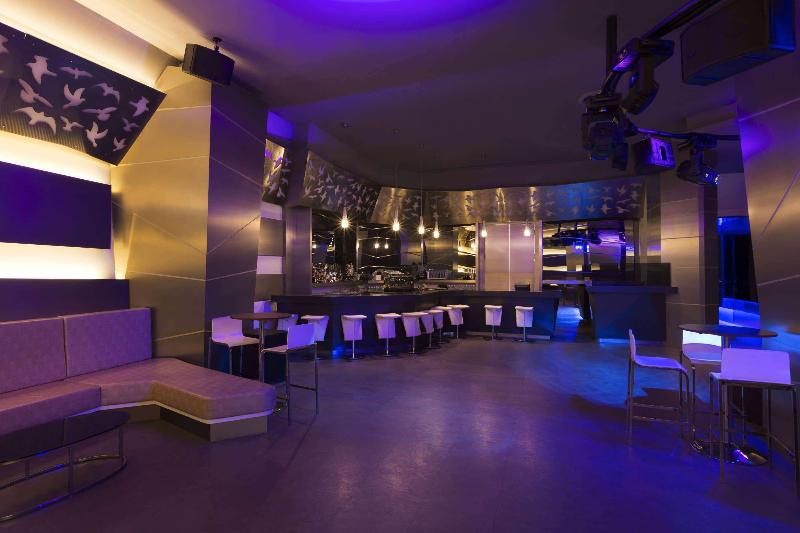 Wyndham Grand Istanbul Levent - Bar