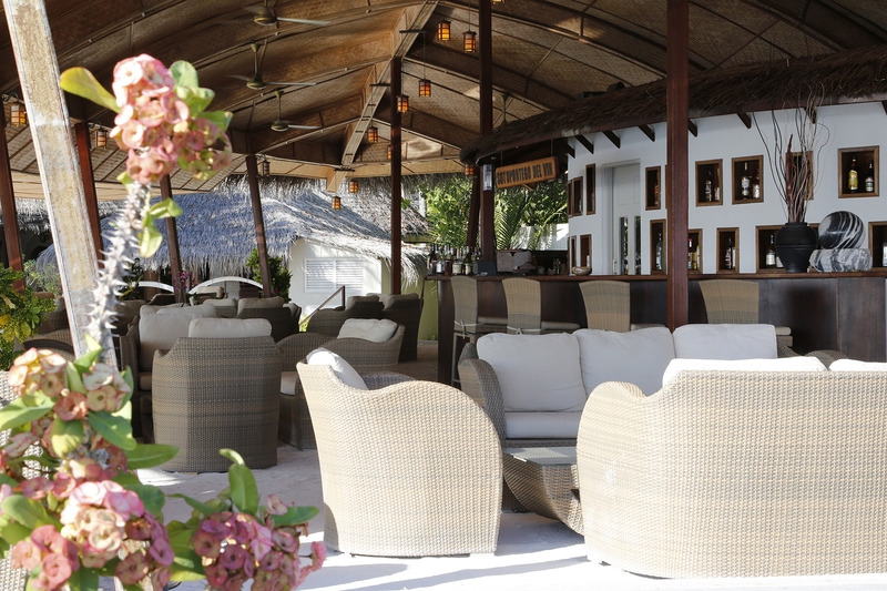 Nika Island Resort - Bar