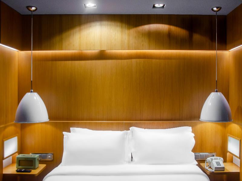 Browns Downtown Hotel - Oda