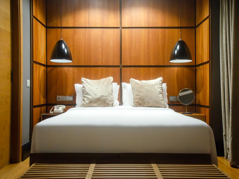 Browns Downtown Hotel - Oda