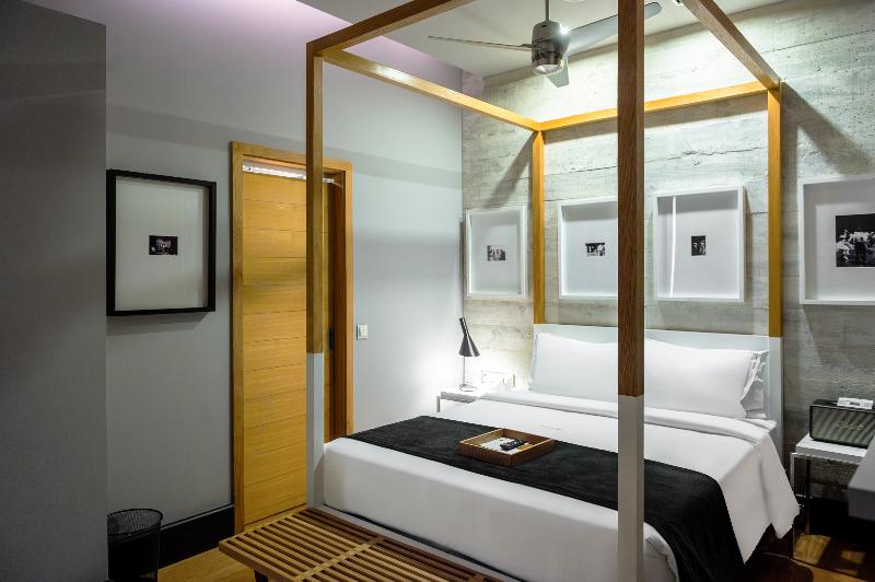 Browns Downtown Hotel - Oda