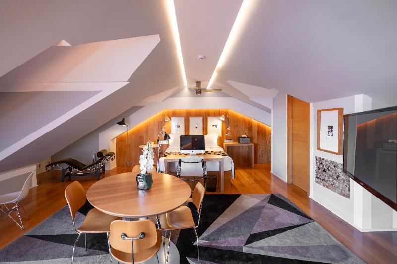 Browns Downtown Hotel - Oda