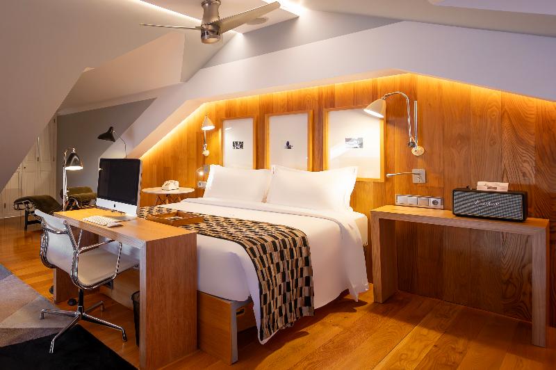 Browns Downtown Hotel - Oda