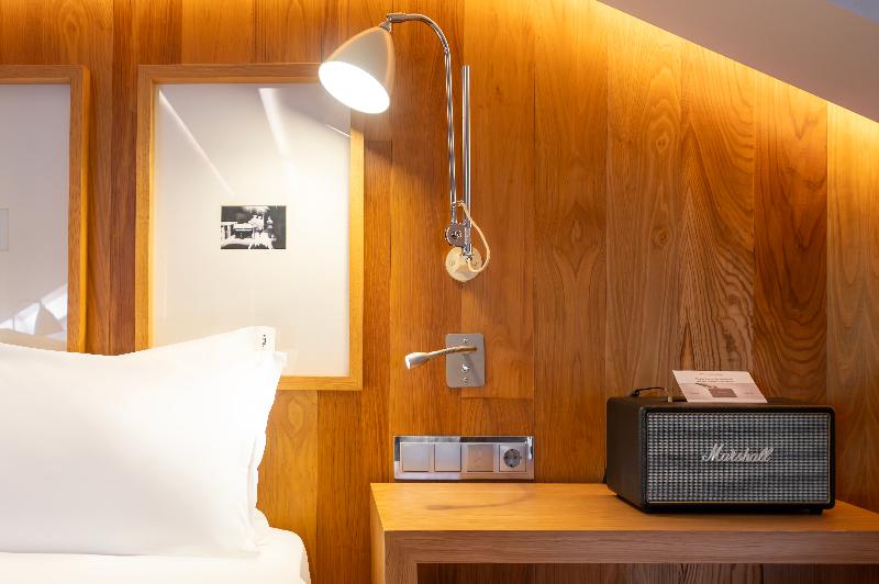 Browns Downtown Hotel - Oda