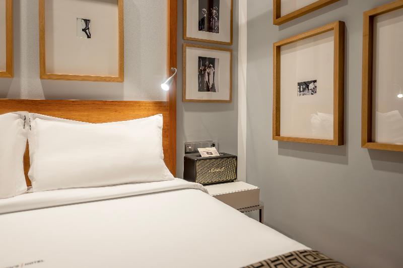 Browns Downtown Hotel - Oda