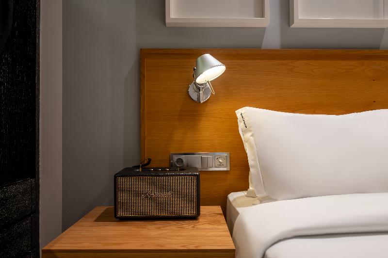 Browns Downtown Hotel - Oda