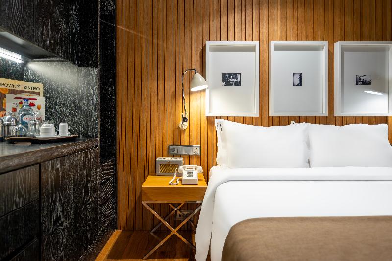 Browns Downtown Hotel - Oda