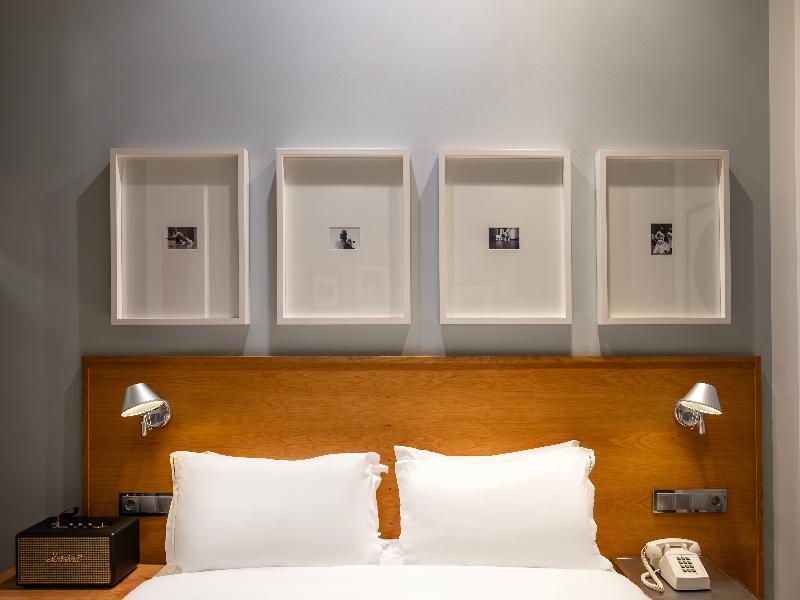 Browns Downtown Hotel - Oda