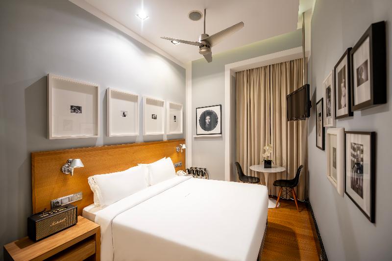 Browns Downtown Hotel - Oda