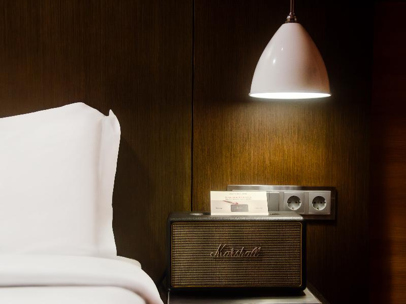 Browns Downtown Hotel - Oda