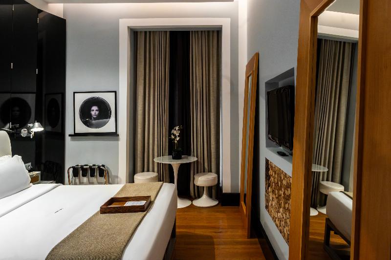 Browns Downtown Hotel - Oda