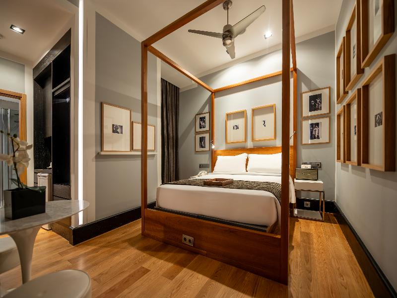 Browns Downtown Hotel - Oda
