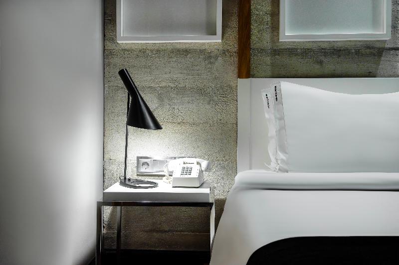 Browns Downtown Hotel - Oda