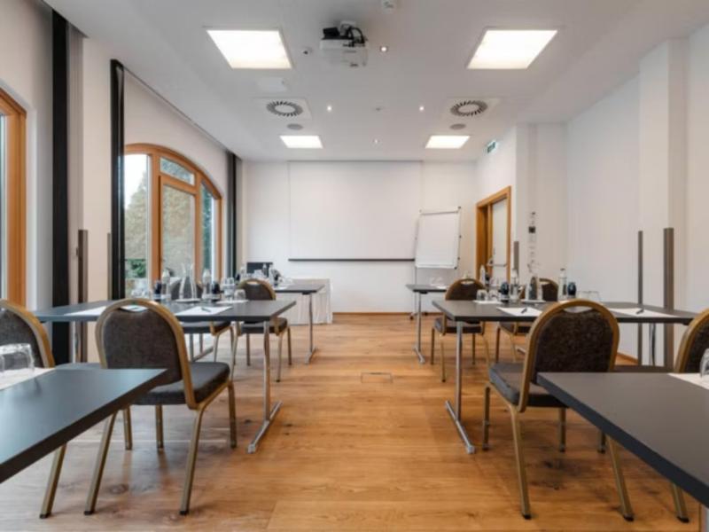 Holiday Inn Innsbruck by IHG - Toplantı