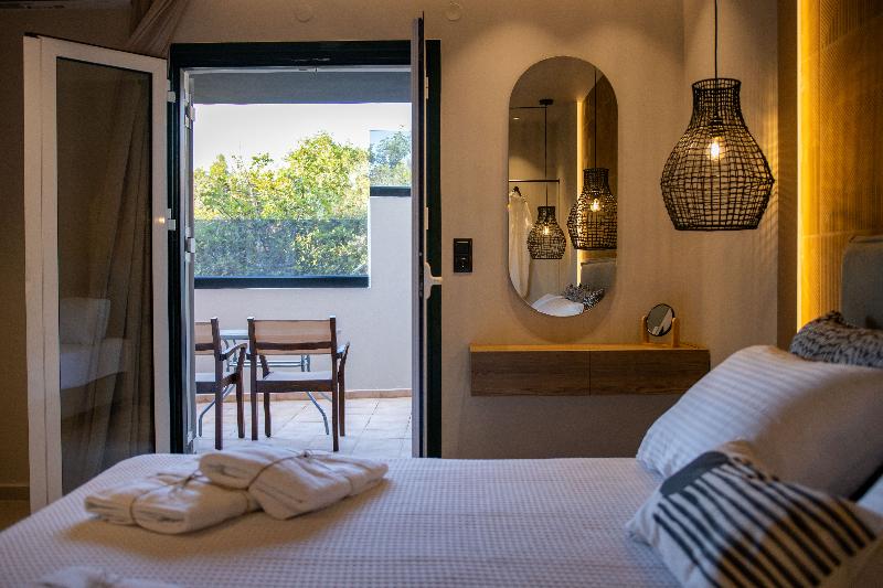 Sunny Hill – Adults only 16+ - Oda