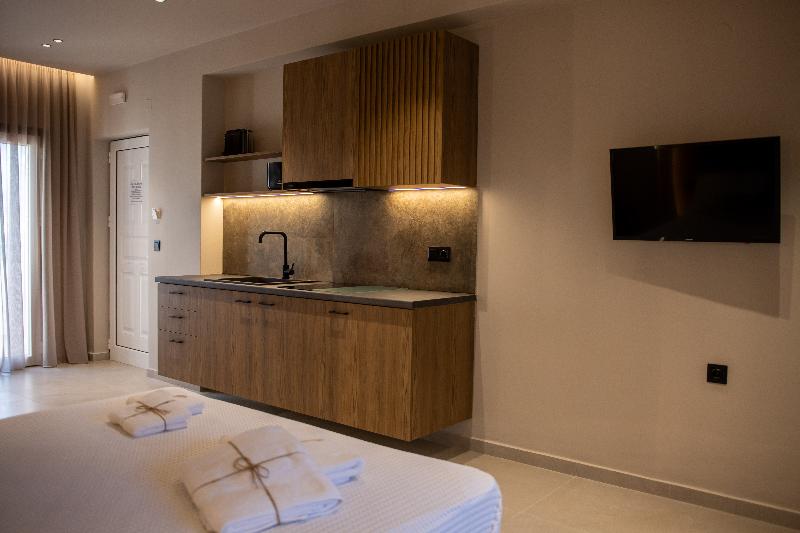 Sunny Hill – Adults only 16+ - Oda