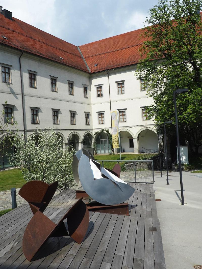 Courtyard Linz - Genel