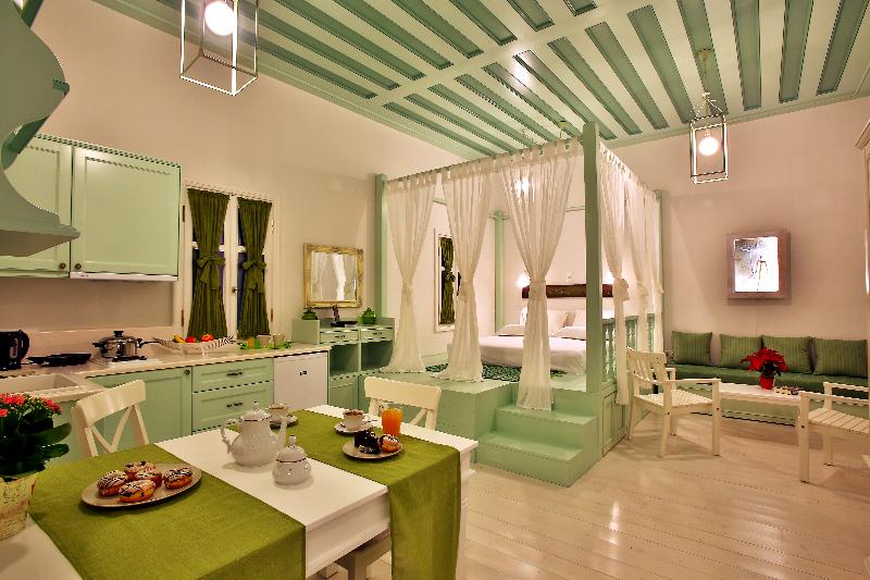 Efchi Suites 1904 - Oda