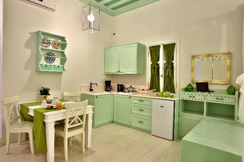 Efchi Suites 1904 - Oda