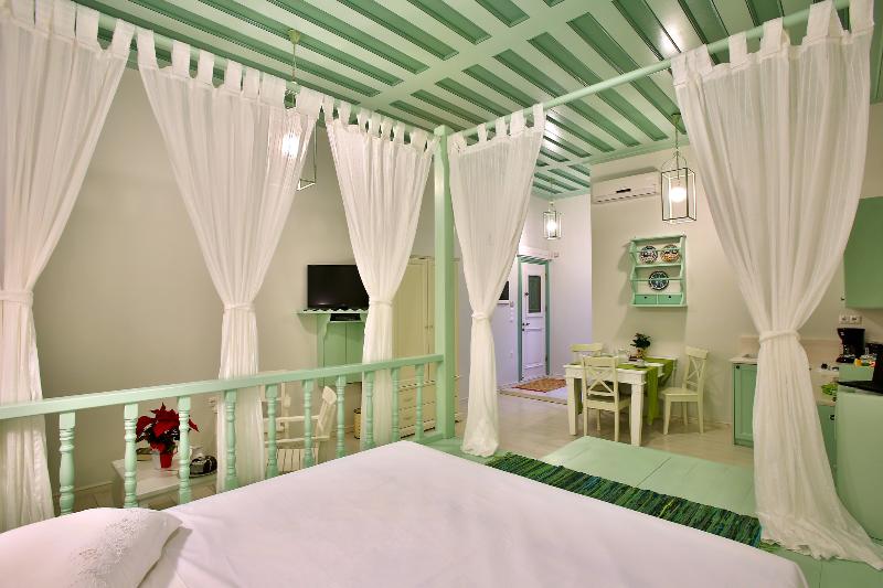 Efchi Suites 1904 - Oda