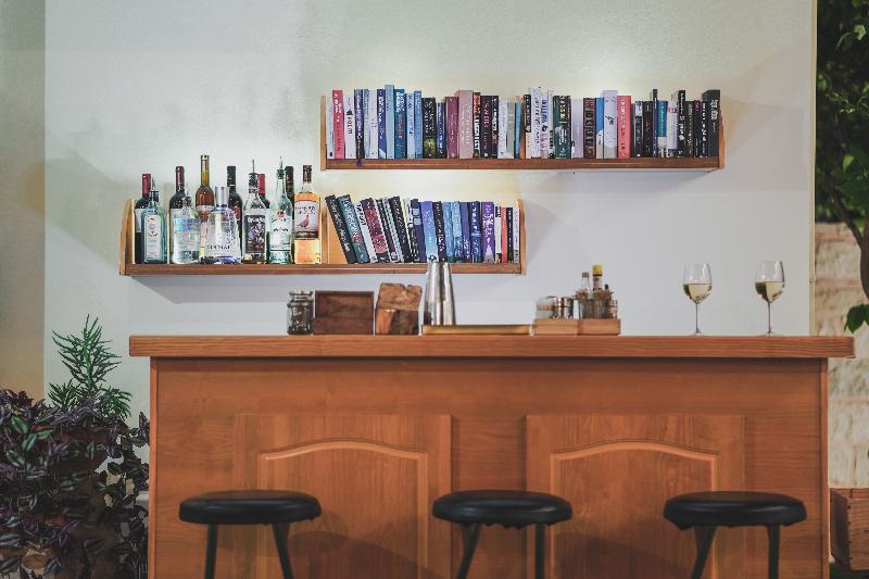 Zeus Village - Bar