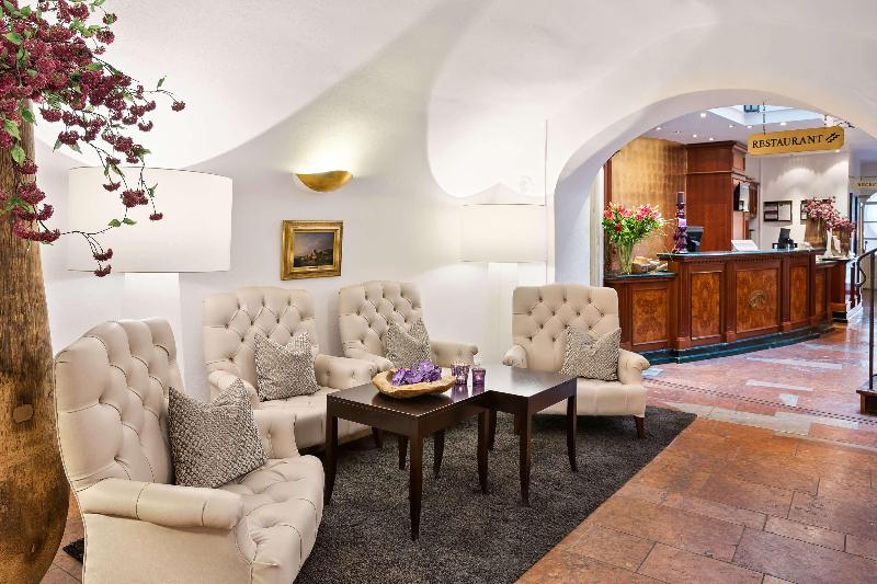 Radisson Blu Hotel Altstadt - Lobi
