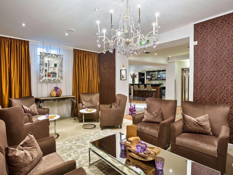 Radisson Blu Hotel Altstadt - Lobi