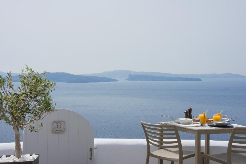Santorini Secret Suites & Spa - Teras