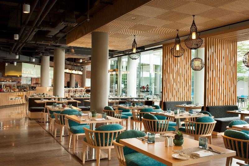 Doubletree by Hilton Jakarta - Diponegoro - Bar