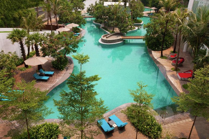 Doubletree by Hilton Jakarta - Diponegoro - Havuz