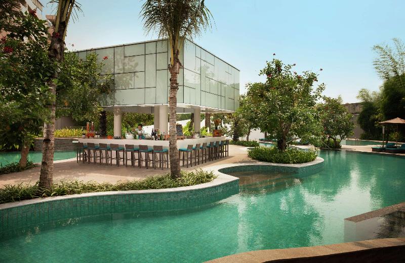 Doubletree by Hilton Jakarta - Diponegoro - Havuz
