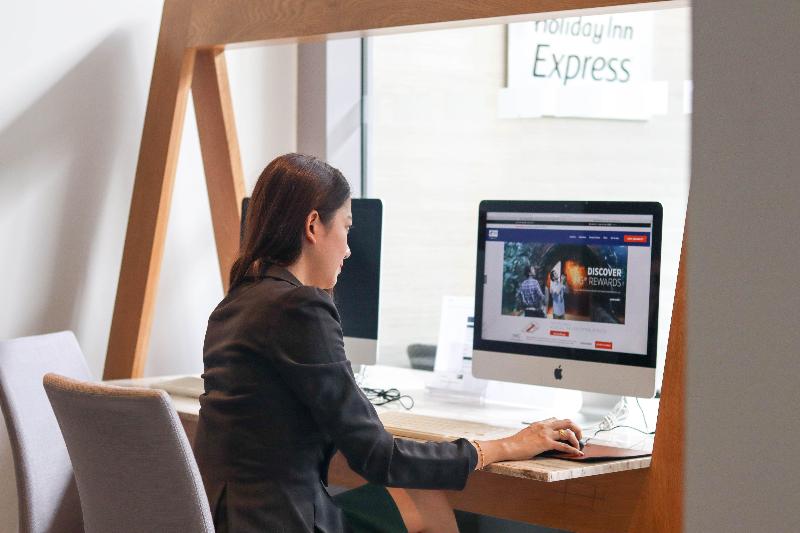 Holiday Inn Express Bangkok Sathorn - Genel