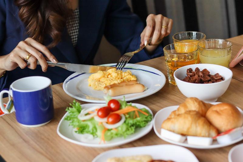 Holiday Inn Express Bangkok Sathorn - Restoran